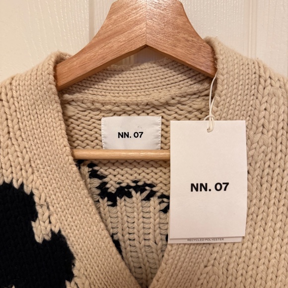 Mika 6620 Floral-Jacquard Knitted Cardigan - Picture 3 of 4